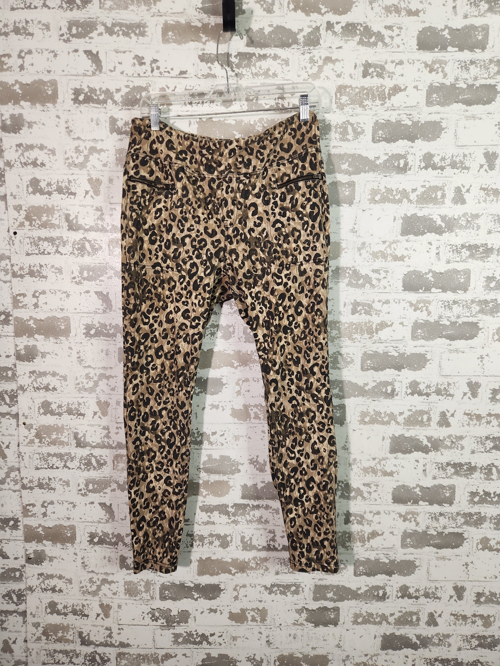 Anna & Ava Leopard Print Leggings in Tan and Black